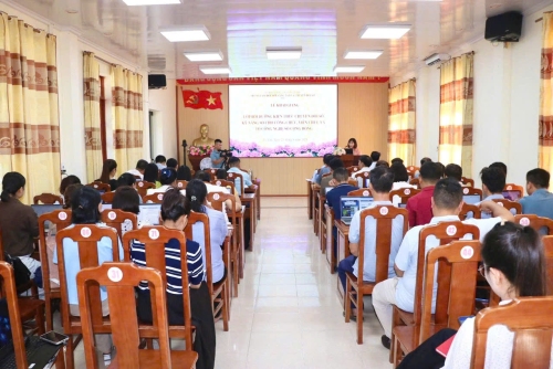 Pa Tần nâng cao kỹ năng số cho đội ngũ cán bộ và Tổ Công nghệ số cộng đồng