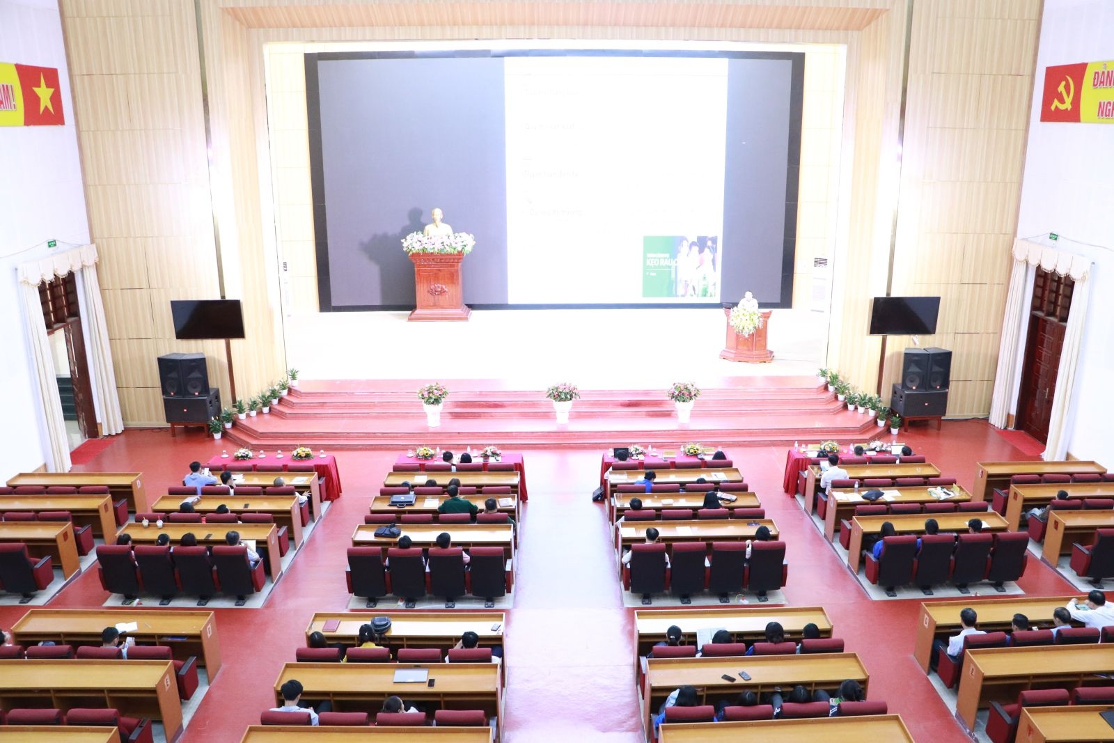 Hội thảo chuyển đổi số và phát triển thương mại điện tử vùng trung du và miền núi phía Bắc