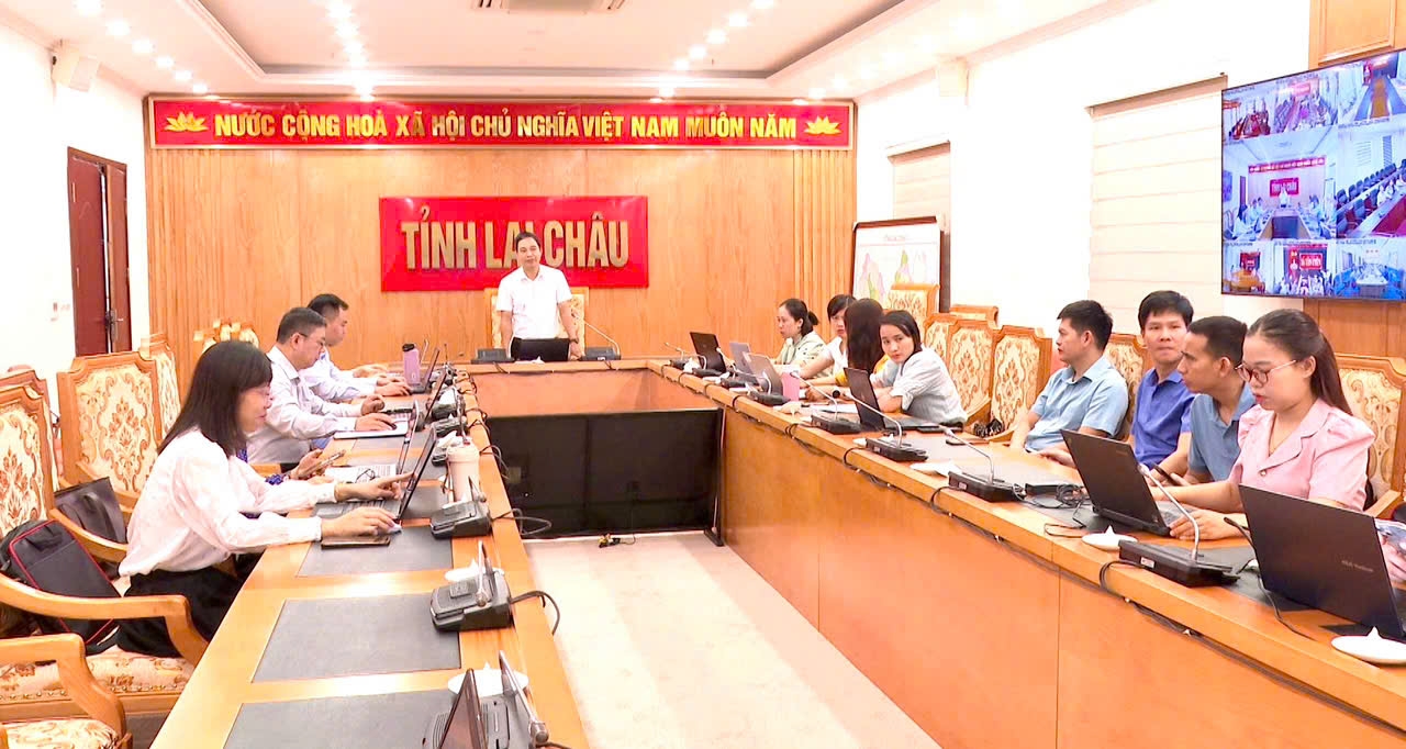 Tập huấn trực tuyến về sử dụng các hệ thống thông tin cho cán bộ cấp xã đáp ứng mô hình...