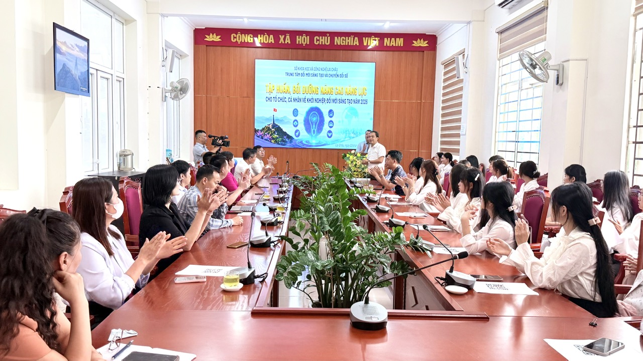 Lai Châu nâng cao nhận thức, kỹ năng ứng dụng trí tuệ nhân tạo trong chuyển
