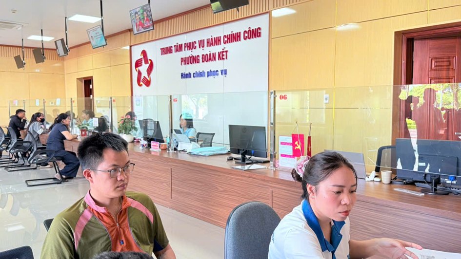 Triển khai ứng dụng trợ lý ảo đa ngôn ngữ hỗ trợ người dân, công chức hoàn thiện thủ tục hành chính công tại UBND phường Đoàn Kết – Giải pháp nâng cao chất lượng phục vụ trong chính quyền số